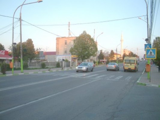 Carambol pe DN2A: patru maşini au fost şifonate din cauza unui şofer neatent